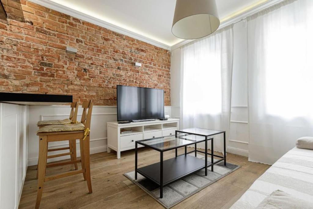 Central Wroclaw Apartment - City Center - Bright And Cozy - U11 Екстериор снимка